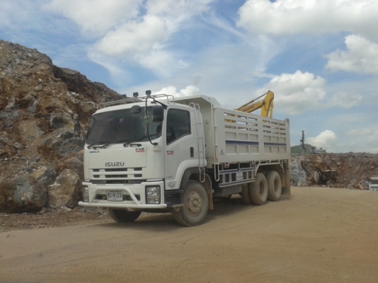 ขายดาวน์ isuzu deca 300