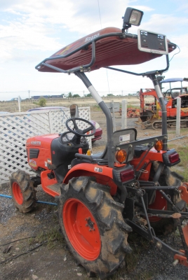 รถไร่ KUBOTA B2420 ชั่วโมงน้อย  คุณภาพเยี่ยม ไม่เคยติดใบมีมาก่อน พร้อมผาน ตราช้าง