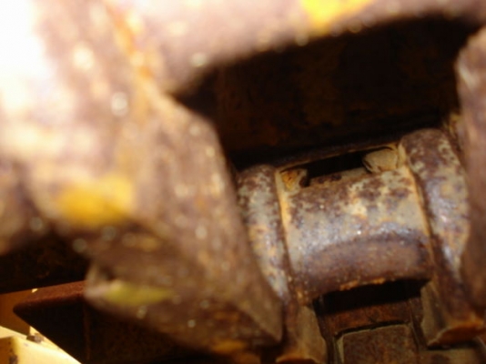 ขายรถแทรกเตอร์ KOMATSU D20P-7E แทร็กเหล็กดีมากแบบตีนเป็ด ชั่วโมงน้อย รถนอกนำเข้า สภาพดี เครื่องดี จะถึงไทยแล้ว ติดต่อมานะ 085-9049669