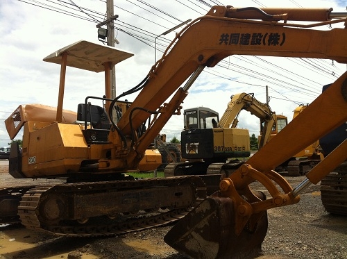 ขายรถแบ็คโฮ KOMATSU PC40-6 ชมVDOการทำงานได้ครับ นำเข้าจากญี่ปุ่น สนใจติดต่อ 089-8368497