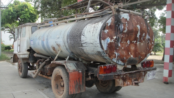 HINO KL300 เครื่อง150แรง รถน้ำ 9000 ลิตร สภาพดี