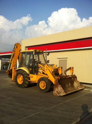 ขายรถ JCB 3CX 2 เพลา เก่านอก สนใจติดต่อ 089-551-2032