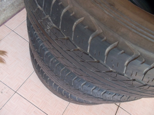 ยาง 255/70 ขอบ 16 มี 3เส้น