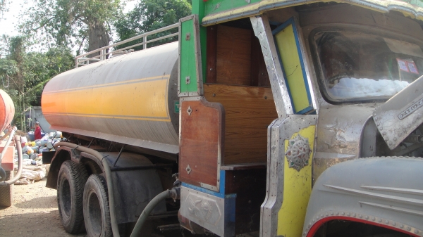 ISUZU หน้ายาว เครื่อง145แรง รถน้ำ 12000 ลิตร สภาพดี ISUZU หน้ายาว เครื่อง145แรง รถน้ำ 12000 ลิตร สภาพดี