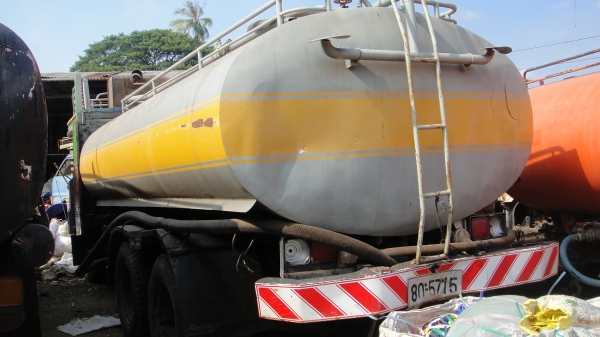 ISUZU หน้ายาว เครื่อง145แรง รถน้ำ 12000 ลิตร สภาพดี