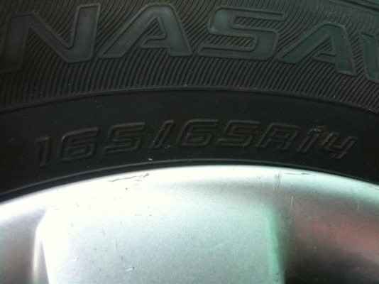 ขายยางมือสองพร้อมกระทะเหล็ก 165/65/14 DUNLOP ปี 2012 ดอกเพียบ