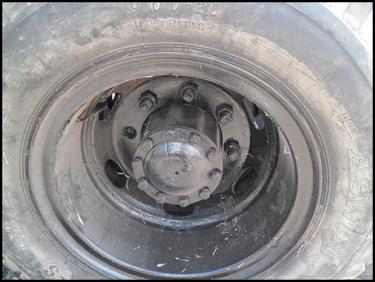 GIGA หัวครัชซี เครื่อง 320 แรง สภาพดี สวยมาก