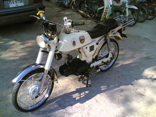 ขาย Suzuki A100 เครื่องดรีมเล่มทะเบียนเครื่อง พ่นดำด้าน สีตัวรถใหม่สวยๆเครื่องสมบูรณ์มาก ขาย 15500 บาท ขาย Suzuki A100 เครื่องดรีมเล่มทะเบียนเครื่อง พ่นดำด้าน สีตัวรถใหม่สวยๆเครื่องสมบูรณ์มาก ขาย 15500 บาท