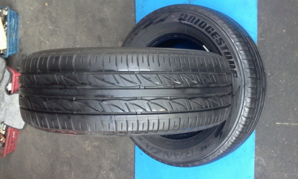 ขายยาง205 65 15 BRIDGESTONE AR 10 ปี11 เส้นละ900