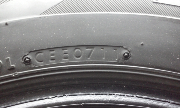 ขายยาง205 65 15 BRIDGESTONE AR 10 ปี11 เส้นละ900