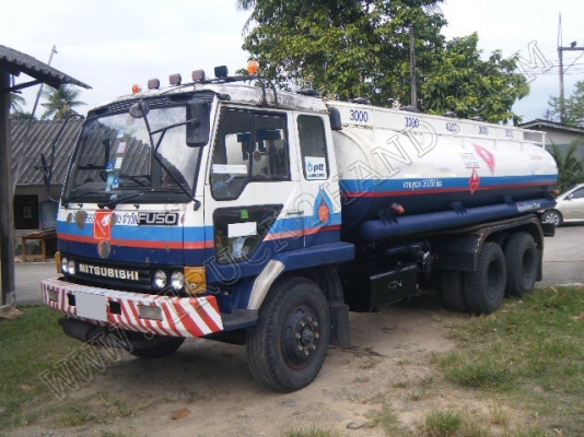 รถบรรทุก 10 ล้อบรรทุกน้ำมัน ยี่ห้อ MITSUBISHI รุ่น FUSO FN515M