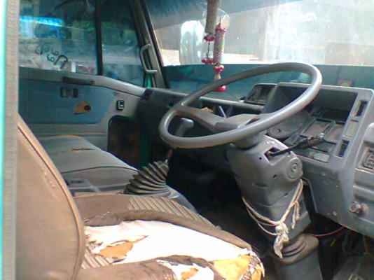 ขายรถ 6 ล้อดั้ม HINO 195 แรงเครื่อง HO7D เครื่องดีคัสซีสวยเบรคทิฟฟี่พวงมาลัยพาเวอร์จดทะเบียนปี 47 ทะเบียนพร้อมโอน