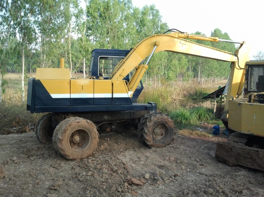 ขายแบ็คโฮล้อยาง KOMATSU PW 100