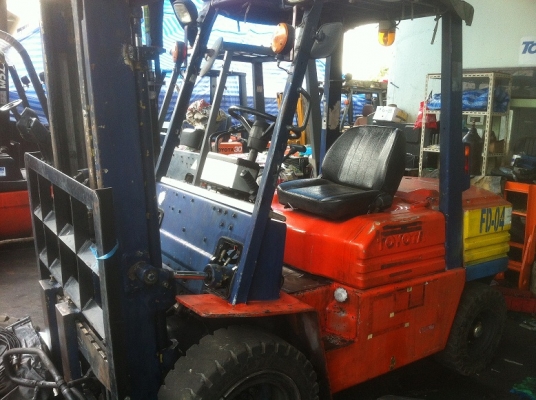 ขาย ฟอล์คลิฟต์ 3.0 ตัน TOYOTA 5FD30 3 เมตร เกียร์ AUTO 245,000.- ขาย ฟอล์คลิฟต์ 3.0 ตัน TOYOTA 5FD30 3 เมตร เกียร์ AUTO 245,000.-