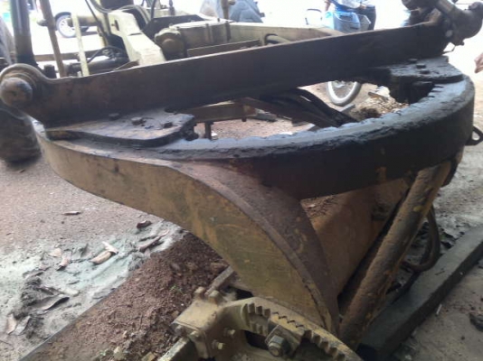 รถเกรด  CAT 12H    สนใจติดต่อ 081 - 6079515