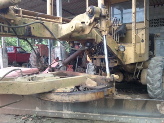 รถเกรด  CAT 12H    สนใจติดต่อ 081 - 6079515