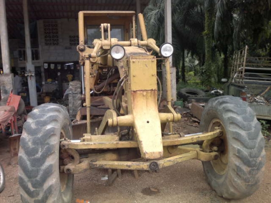 รถเกรด  CAT 12H    สนใจติดต่อ 081 - 6079515