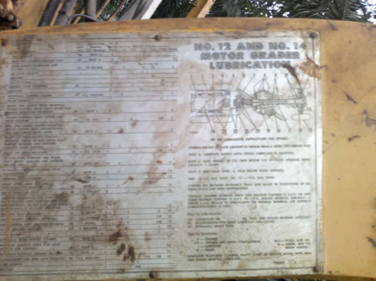 รถเกรด  CAT 12H    สนใจติดต่อ 081 - 6079515