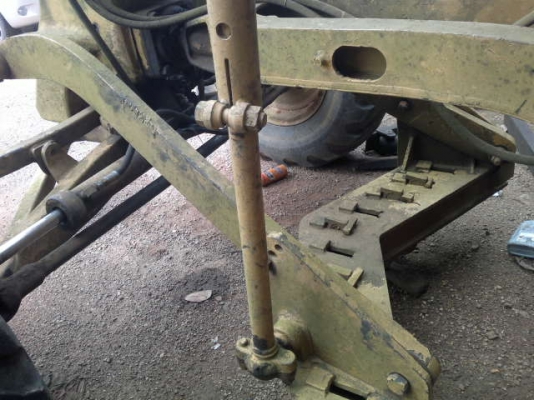 รถเกรด  CAT 12H    สนใจติดต่อ 081 - 6079515