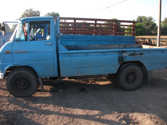 โตโยต้า 4 ล้อกลาง เครื่องอิซุซุฝาดำ มีทะเบียนพร้อมโอน