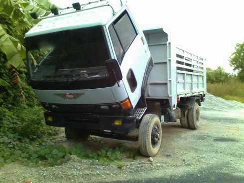 รถฮีโน่ 6 ล้อดั๊ม KM779    167 แรงม้า   สนใจติดต่อ 081 - 6079515