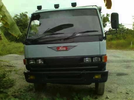 รถฮีโน่ 6 ล้อดั๊ม KM779    167 แรงม้า   สนใจติดต่อ 081 - 6079515