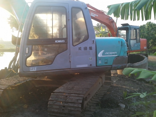 ขายด่วน  KOBELCO  MARK V SUPER  เก๋งเหลี่ยม  ซีเรียล 15998  นำเข้าเองจากญี่ปุ่น 100\%  .ใฃ้งาน 4900 ชม.  ใบแทรคใหญ่ สวยจริง ๆๆ