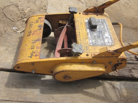 ขายถุก--เครื่องตัดหญ้า ไฟ 110V สภาพพร้อมใช้งาน เพียง 1,800 บาท