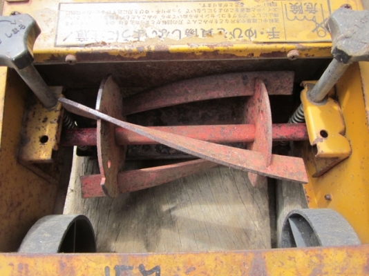 ขายถุก--เครื่องตัดหญ้า ไฟ 110V สภาพพร้อมใช้งาน เพียง 1,800 บาท