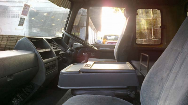 Hino หัวลาก ปี 40 เครื่อง FP609B E300 EF550  พร้อมวิ่่งได้เลย