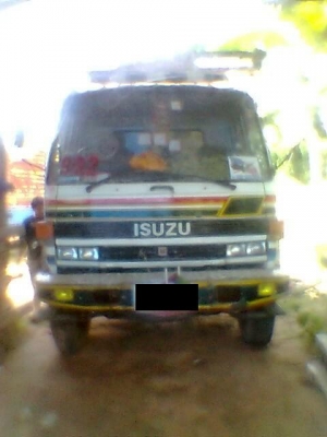 ขายด่วน!!!ISUZU 210 เครื่องเดิม สโลด์ยก ดั๊มพ์สามมิตรลอนนอน ทะเบียนพร้อมโอน