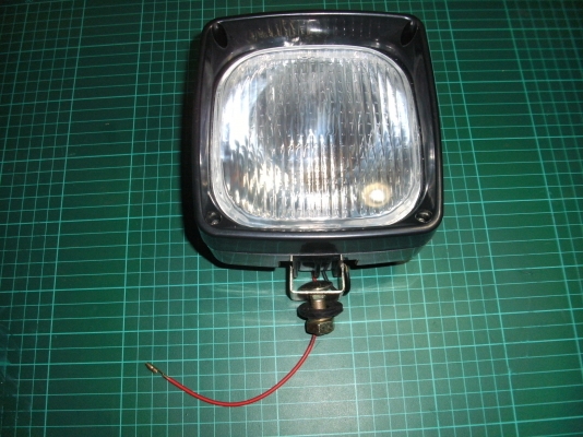 CAT สี่เหลี่ยมด้านเท่า ไฟสปอต์ไลน์หน้าเลน์แก้ว 24V