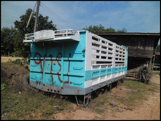 กระบะสิบล้อ สภาพสวยๆ พร้อมใช้งาน