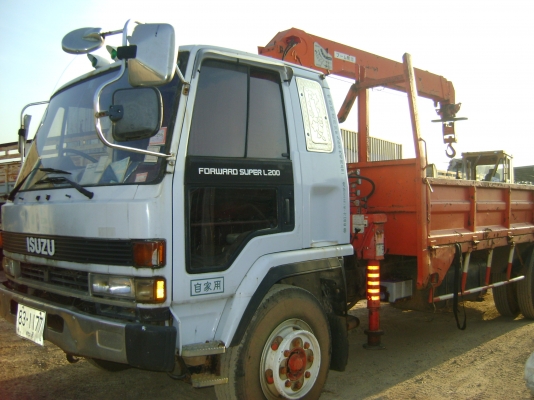 ขายรถ 6 ล้อ ISUZU ล๊อคกี้ 230 แรง  ติดเครน 2.9 ตัน UNIC SUPER  ด่วน