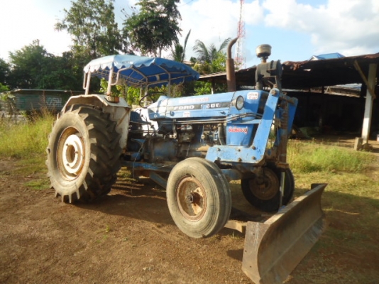 รายละเอียด ายละเอียด ขายรถไถFord 5000เครื่อง T5 พร้อมใบมีดดันหน้า ผาน7 ขายรถไถนา F0RB 5000 สนใจติดต่อ ชัยยา สตึก โทร 081-9972972 089-8451778