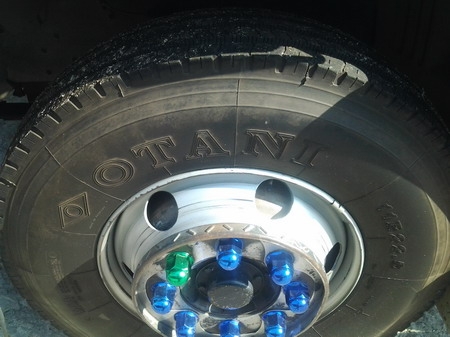 ฮีโน่เมกก้า 320 รถปี49 พร้อมใช้ครับต่อรองได้ ยางเต็ม10เส้น