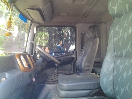 ฮีโน่เมกก้า 320 รถปี49 พร้อมใช้ครับต่อรองได้ ยางเต็ม10เส้น