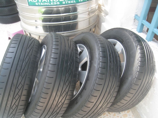 ขายล้อแม็กเดิม toyota altis 15"x6"  5/100 et33+ยางปี11 (081-3747940)