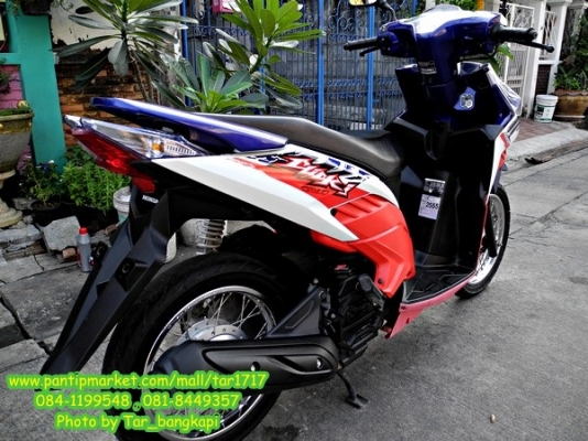 ถูก ดี เครื่องแน่ๆ Honda Click I ลาย Street ขาว-แดง (2011) พร้อมโอนให้ฟรีๆ ถูก ดี เครื่องแน่ๆ Honda Click I ลาย Street ขาว-แดง (2011) พร้อมโอนให้ฟรีๆ