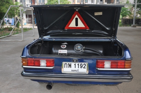 ขาย BENZ W123, 230E วางเครื่อง 2J auto LPG max18" พร้อมใช้งาน