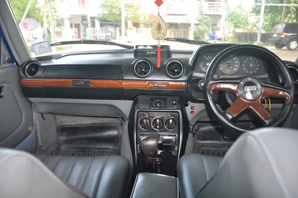 ขาย BENZ W123, 230E วางเครื่อง 2J auto LPG max18" พร้อมใช้งาน