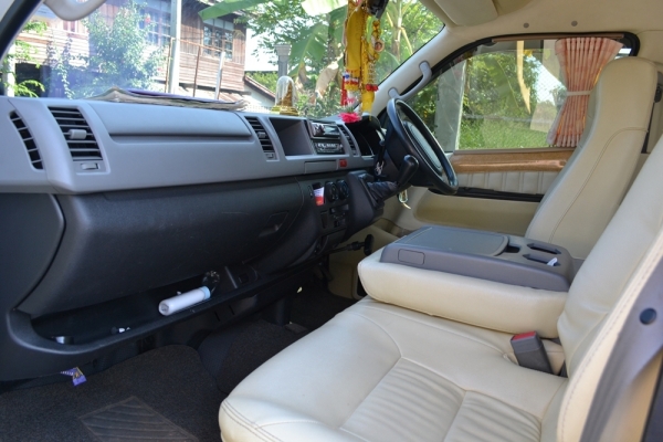 ขายด่วน Toyota Commuter ปี 07