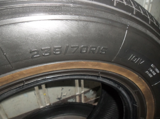 ยาง AVON 235/70R15ปี09