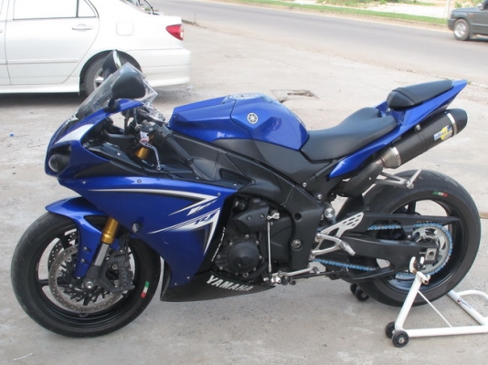 บรีส ไบค์ ช็อป///ขาย YAMAHA R1 ปี2009 ทะเบียนแท้.สมอ สเป็คอเมกา วิ่งน้อย ท่อแต่ง
