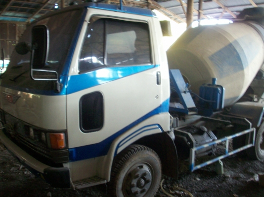 รถโม่ปูน 6 ล้อ Hino 2.5  คิว เก่านอก