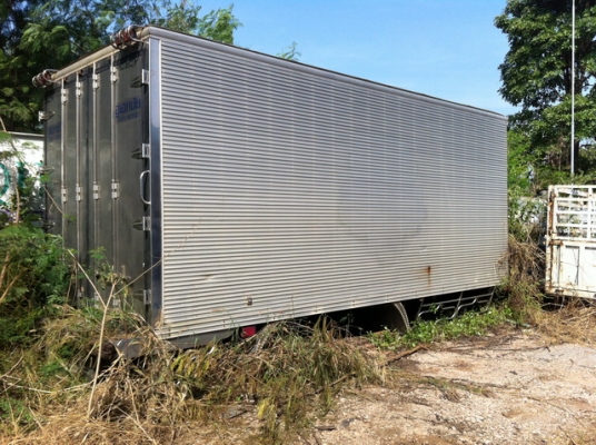 ขายตู้สเตนเลส ต่ออู่เอกชัย สวยมากๆ ยาว 6.10 เมตร160,000.-