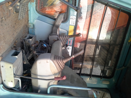 ขายด่วน HITACHI EX 120-3  เก่านอกสภาพสวย  เครื่องปั้มดี  ไฟฟ้าครบ ใบแทรคใหญ่  ราคาไม่แพงจ้า