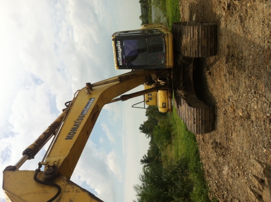 ขายด่วน ตามสภาพพร้อมทำงาน คันที่ 1 Pc 200-6 มีเล่ม เครื่องดี โซ่ดี ระบบไฟฟ้า แอร์มี