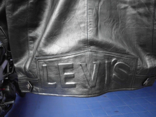 ขายเสื้อหนังแท้ถูกๆๆ750ทุกตัว