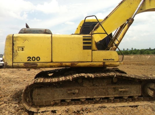 ขายด่วน ตามสภาพพร้อมทำงาน คันที่ 1 Pc 200-6 มีเล่ม เครื่องดี โซ่ดี ระบบไฟฟ้า แอร์มี